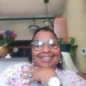 Meet your Posher, Estelle